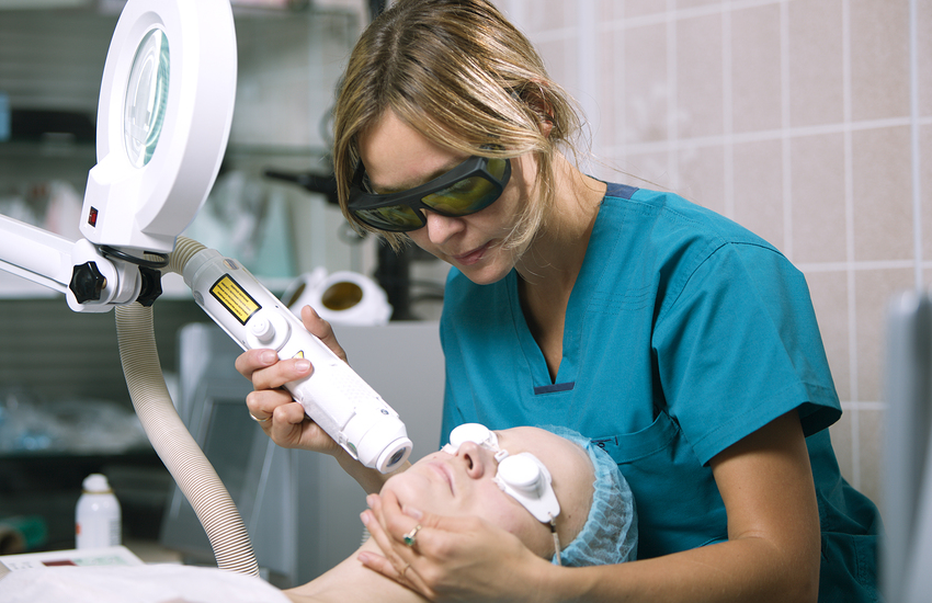 Laser treatment non Corneotherapeutic